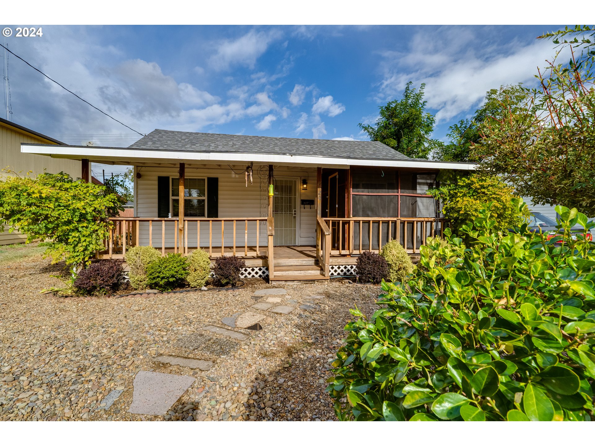 2420 D Street Springfield, OR 97477 - Photo 1 of 37