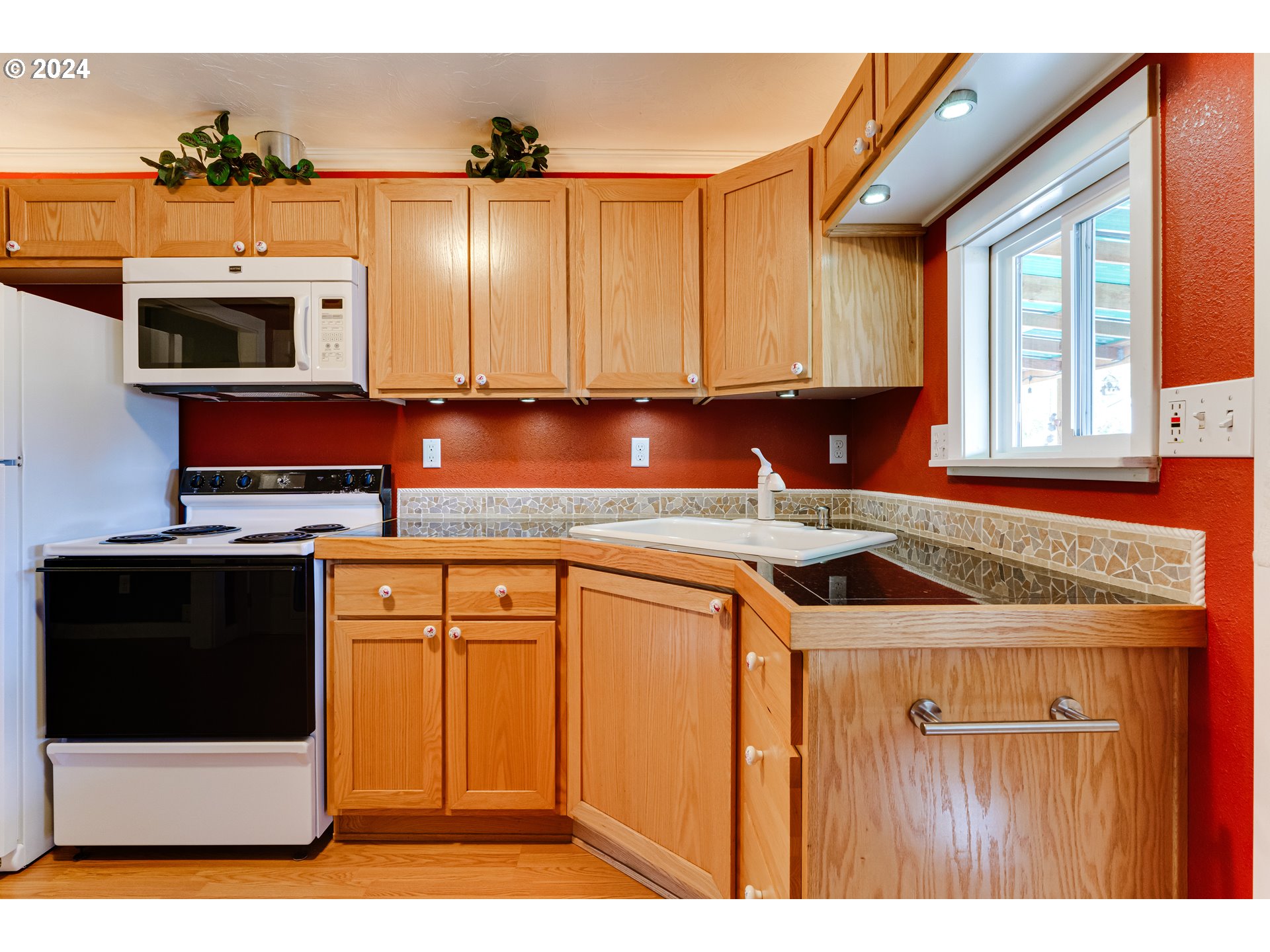2420 D Street Springfield, OR 97477 - Photo 16 of 37