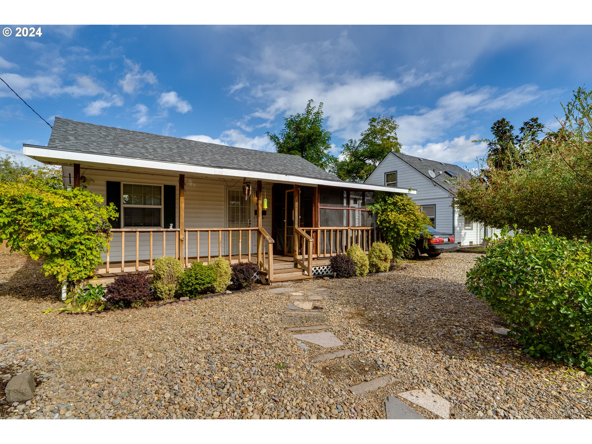 2420 D Street Springfield, OR 97477 - Photo 3 of 37