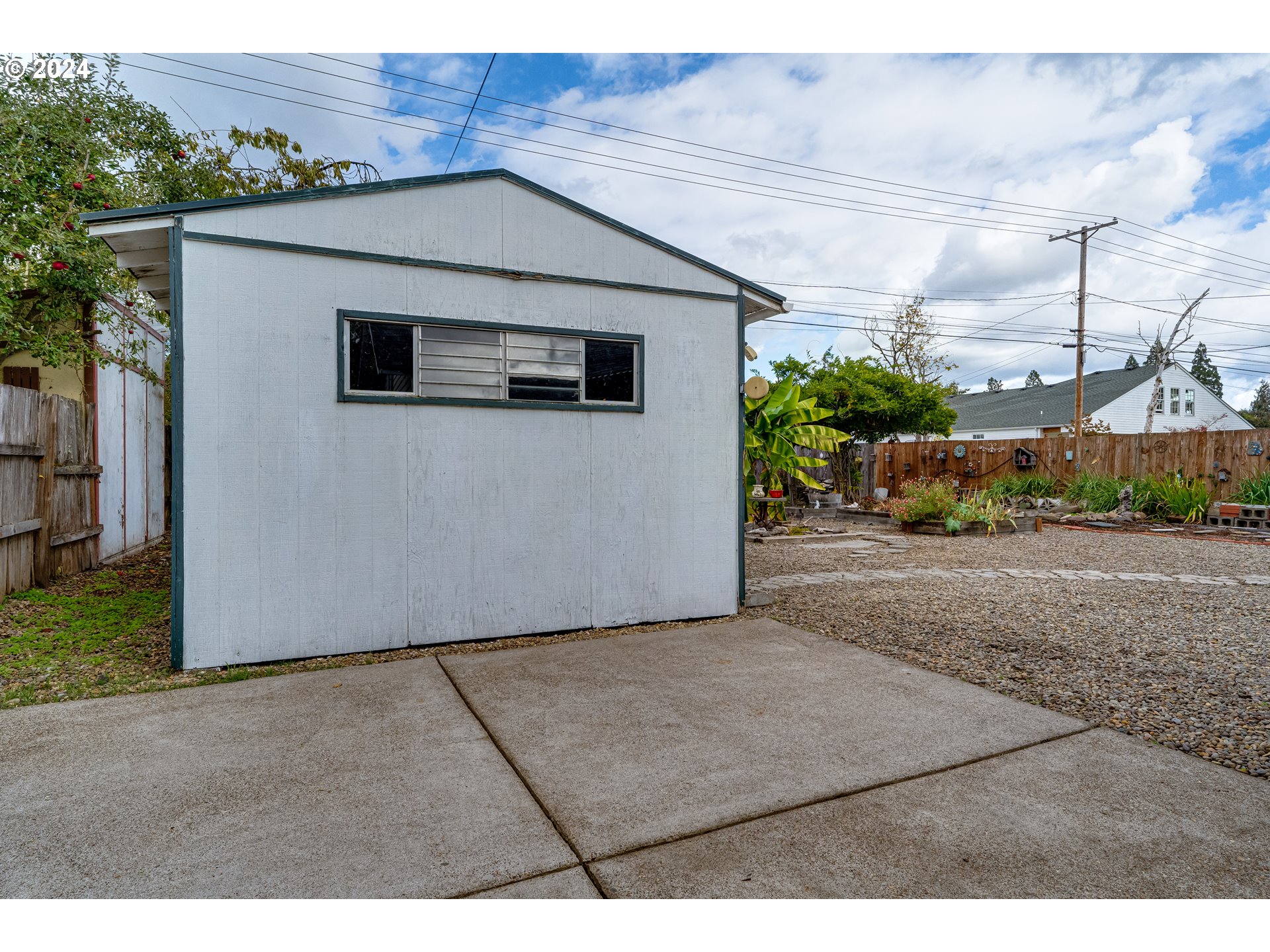 2420 D Street Springfield, OR 97477 - Photo 33 of 37