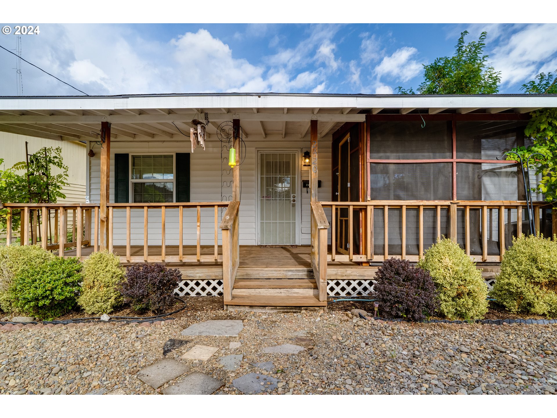 2420 D Street Springfield, OR 97477 - Photo 6 of 37