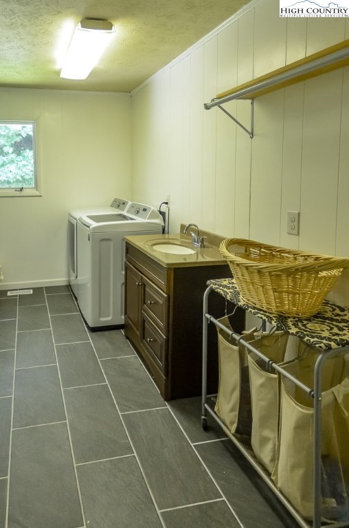 165 Wilson Ridge Road Boone, NC 28607 - Photo 16 of 22 a utility room with washer and dryer