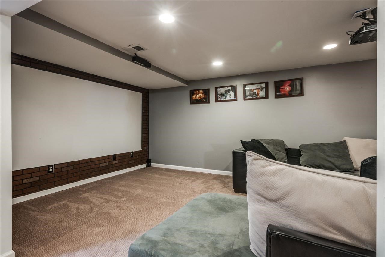 2174 Reid Road Flint, MI 48507 - Photo 22 of 33 21507533-21.JPG