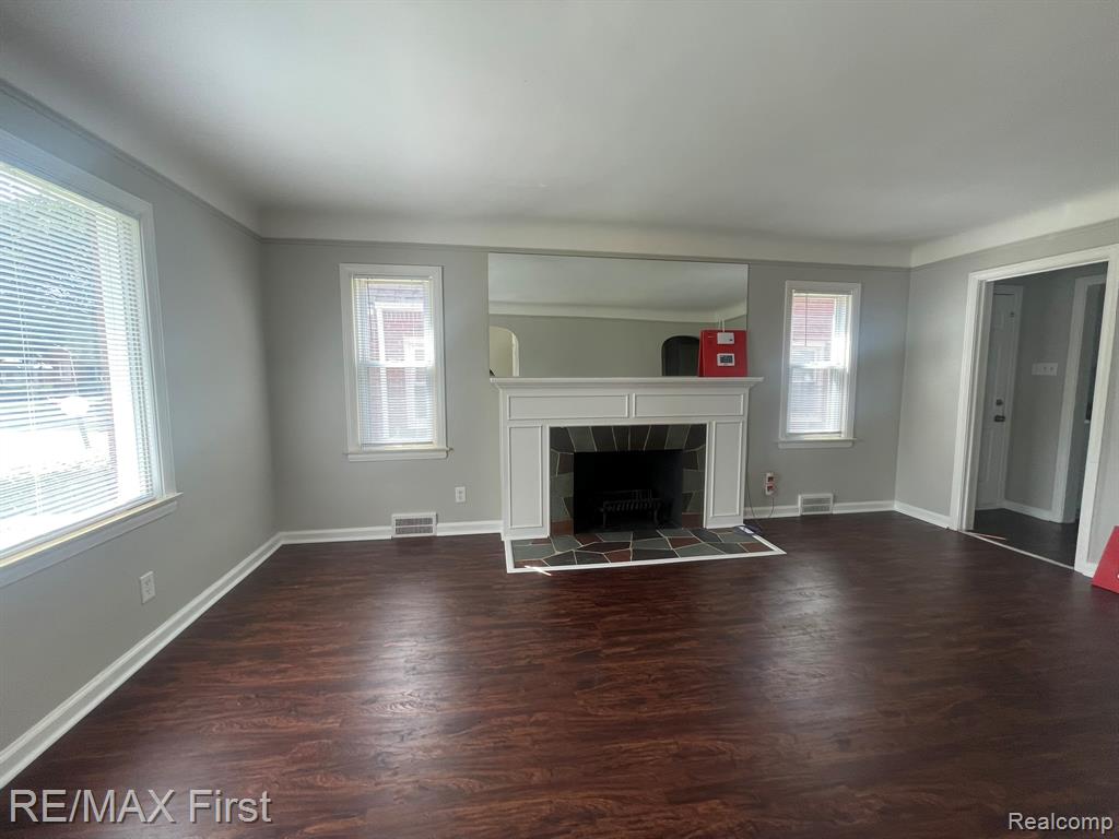 15835 Rutherford Street Detroit, MI 48227 - Photo 3 of 24