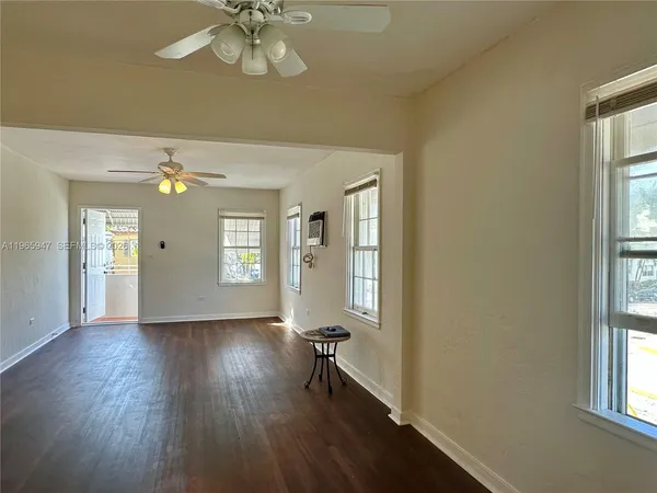 $1,800 | 430 76th Street, Unit 4, Miami Beach, FL 33141