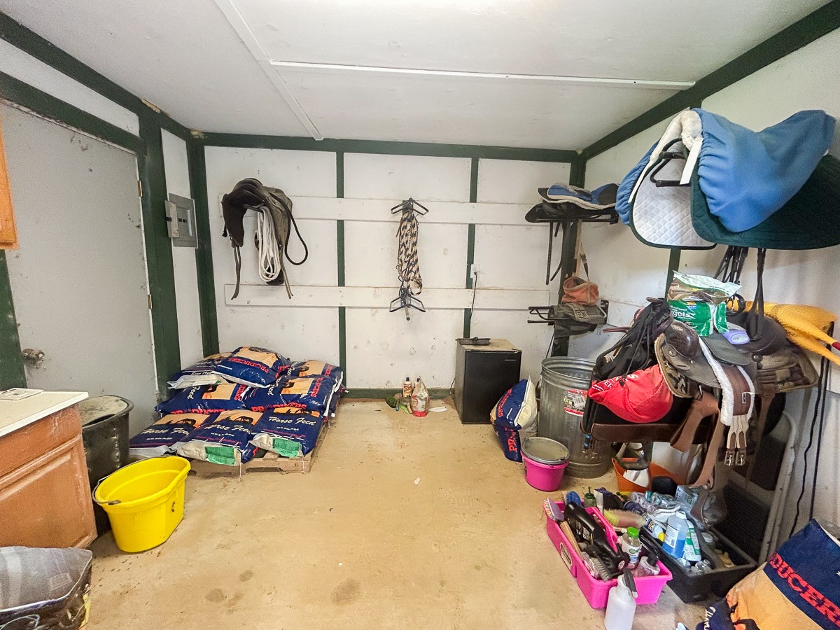 0 Fm 3179 Huntsville, TX 77340 - Photo 8 of 27 a bathroom with a mirror