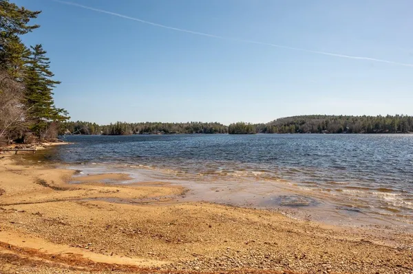 $420,000 | 16 Douglas Drive, Barnstead, NH 03225