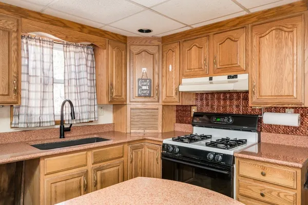 $420,000 | 16 Douglas Drive, Barnstead, NH 03225