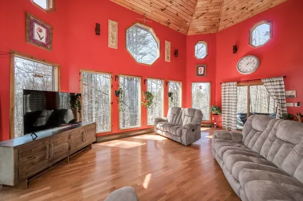 $420,000 | 16 Douglas Drive, Barnstead, NH 03225