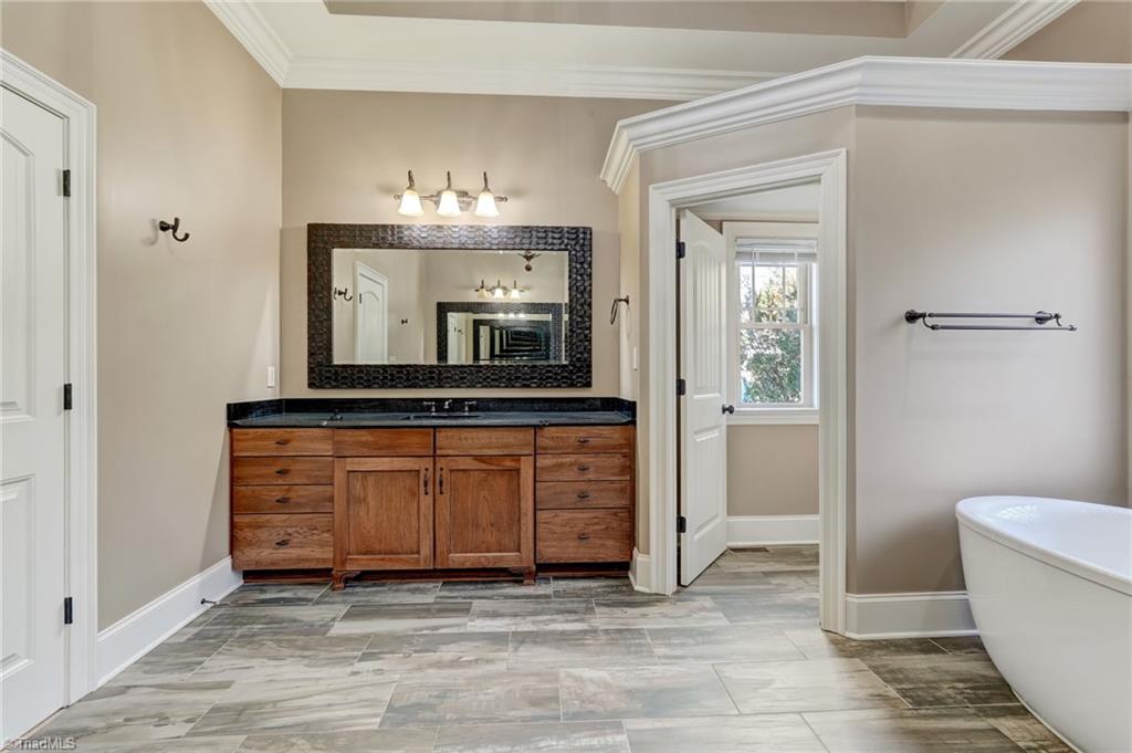 2510 Duck Club Road Greensboro, NC 27410 - Photo 26 of 50 Primary Bathroom