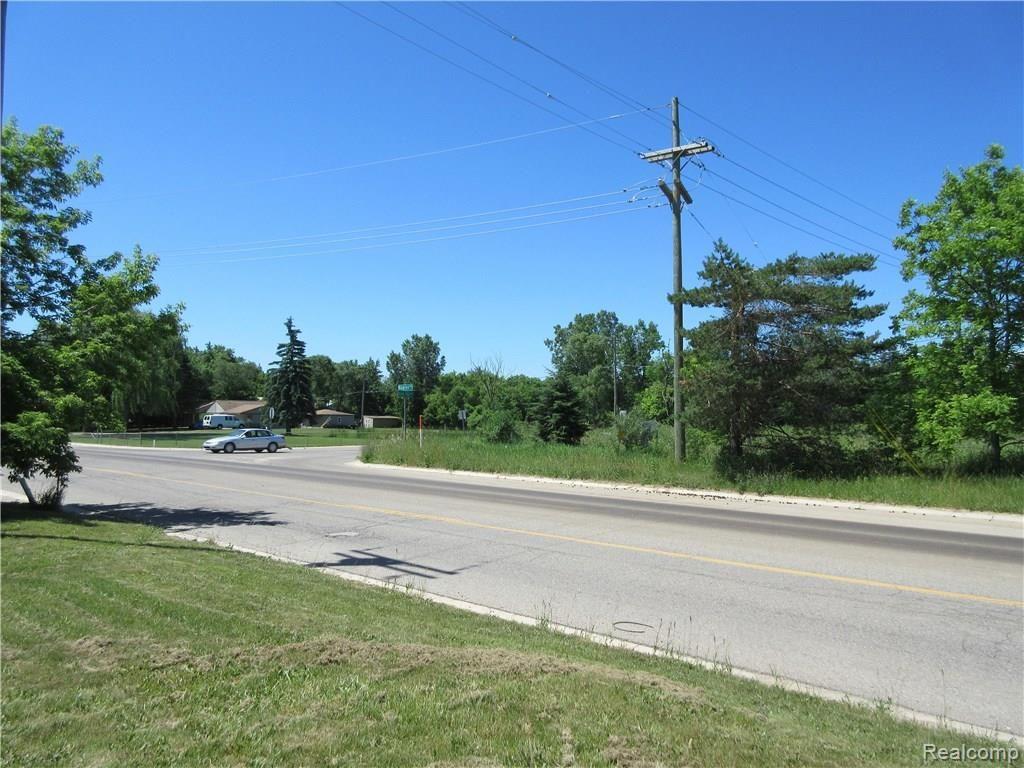 22422 Napier Road Novi, MI 48374 - Photo 23 of 29 IMG_5529.JPG