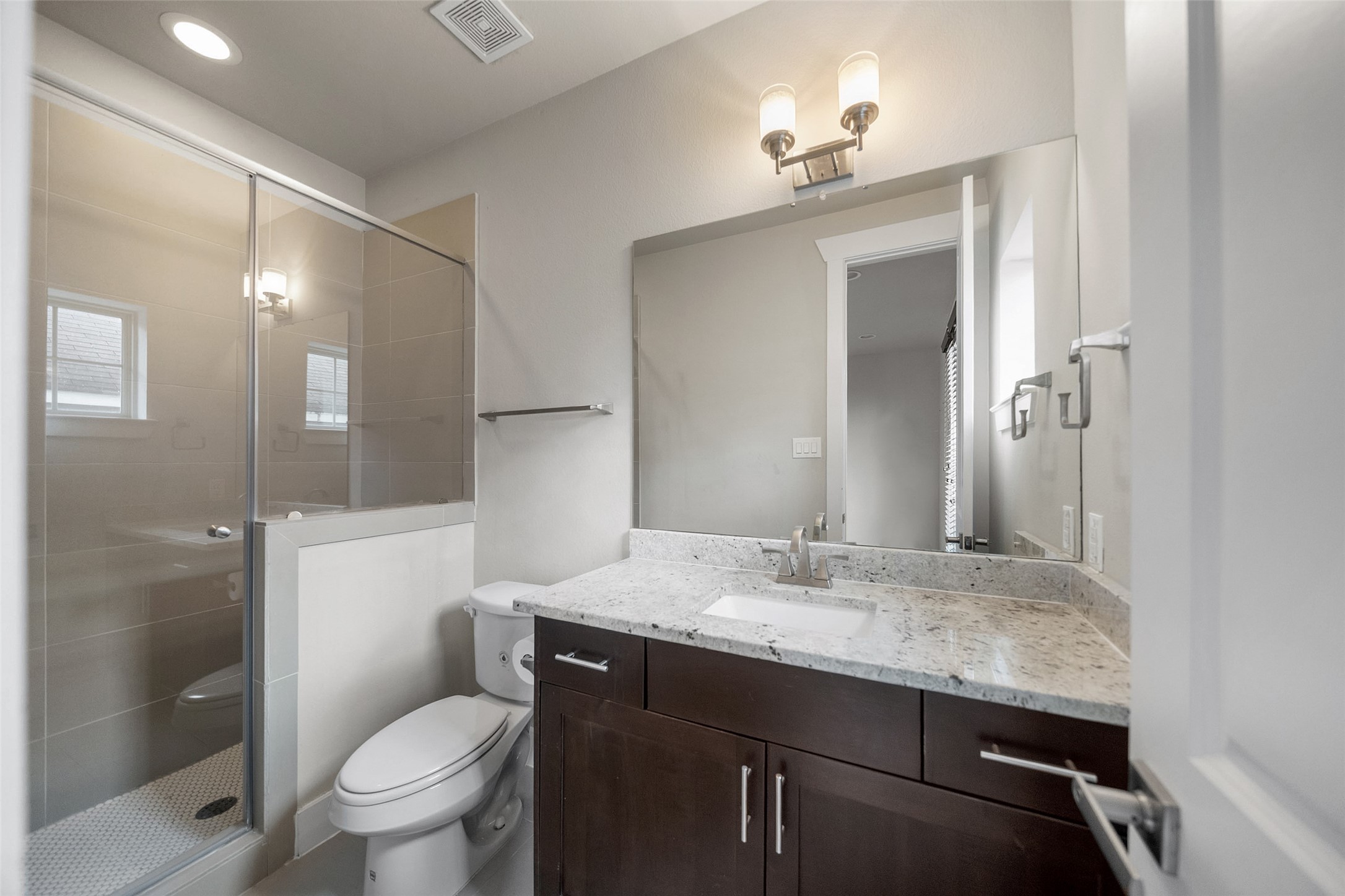 1107 West 16th Street Houston, TX 77008 - Photo 7 of 29