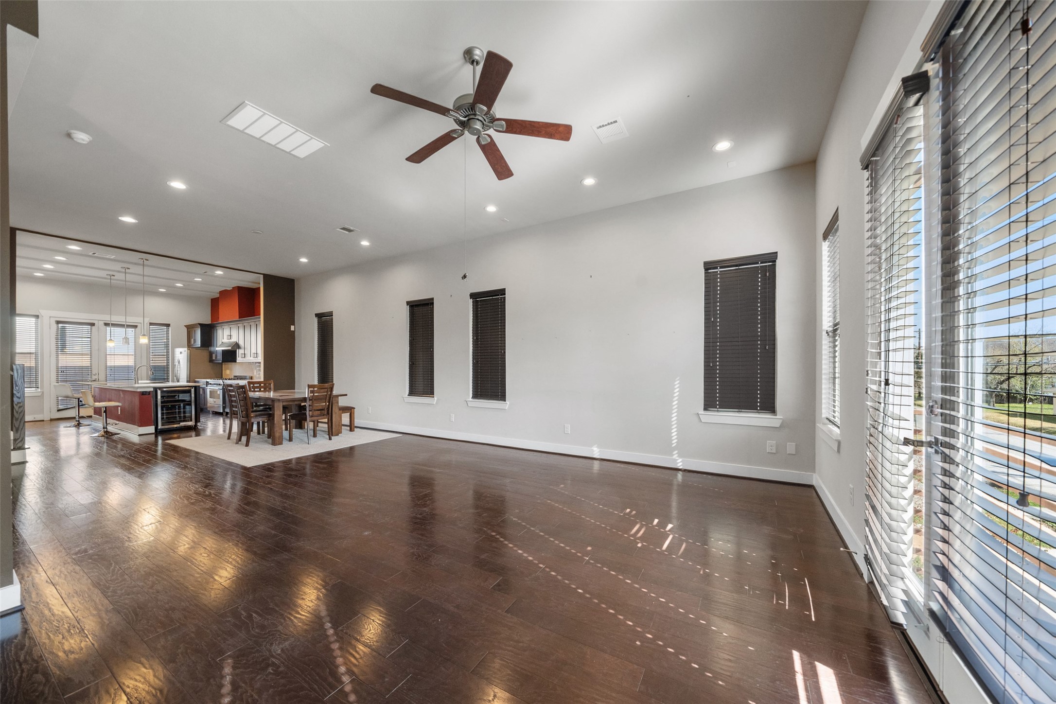 1107 West 16th Street Houston, TX 77008 - Photo 10 of 29