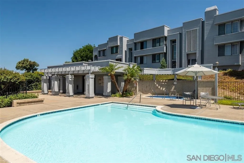 960 Intrepid Court Del Mar, CA 92014 - Photo 25 of 32 Gallery Image 25