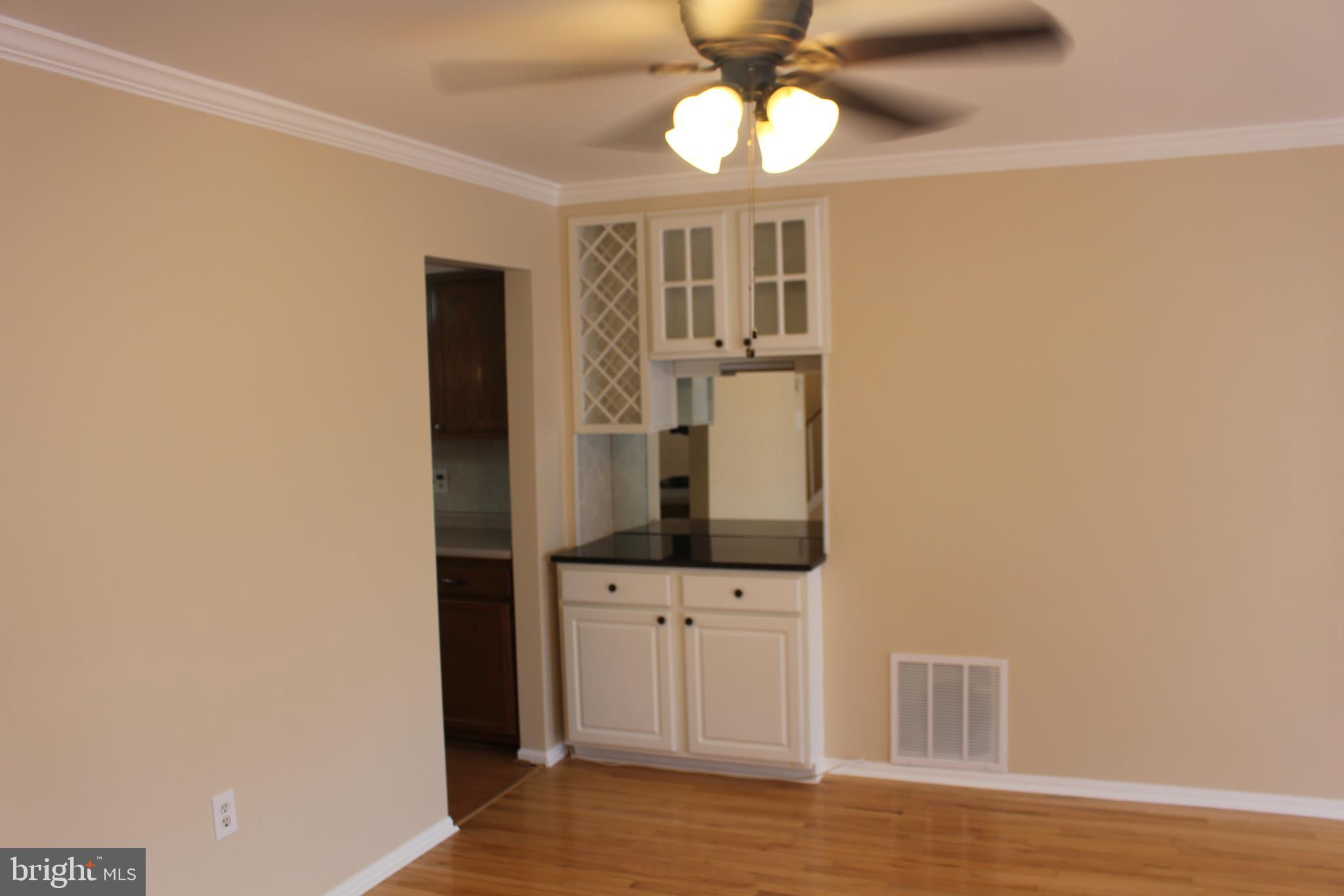 611 Suffield Drive Gaithersburg, MD 20878 - Photo 9 of 35