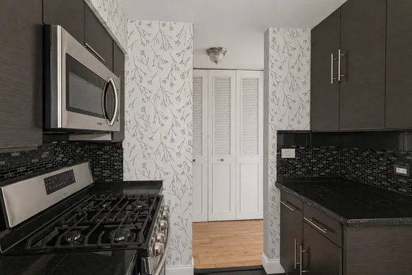 $1,400 | 1475 Rebecca Drive, Unit 310, Hoffman Estates, IL 60169