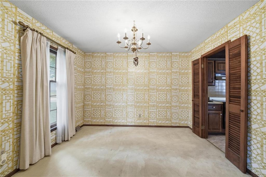 8100 Hauser Street Lenexa, KS 66215 - Photo 10 of 40