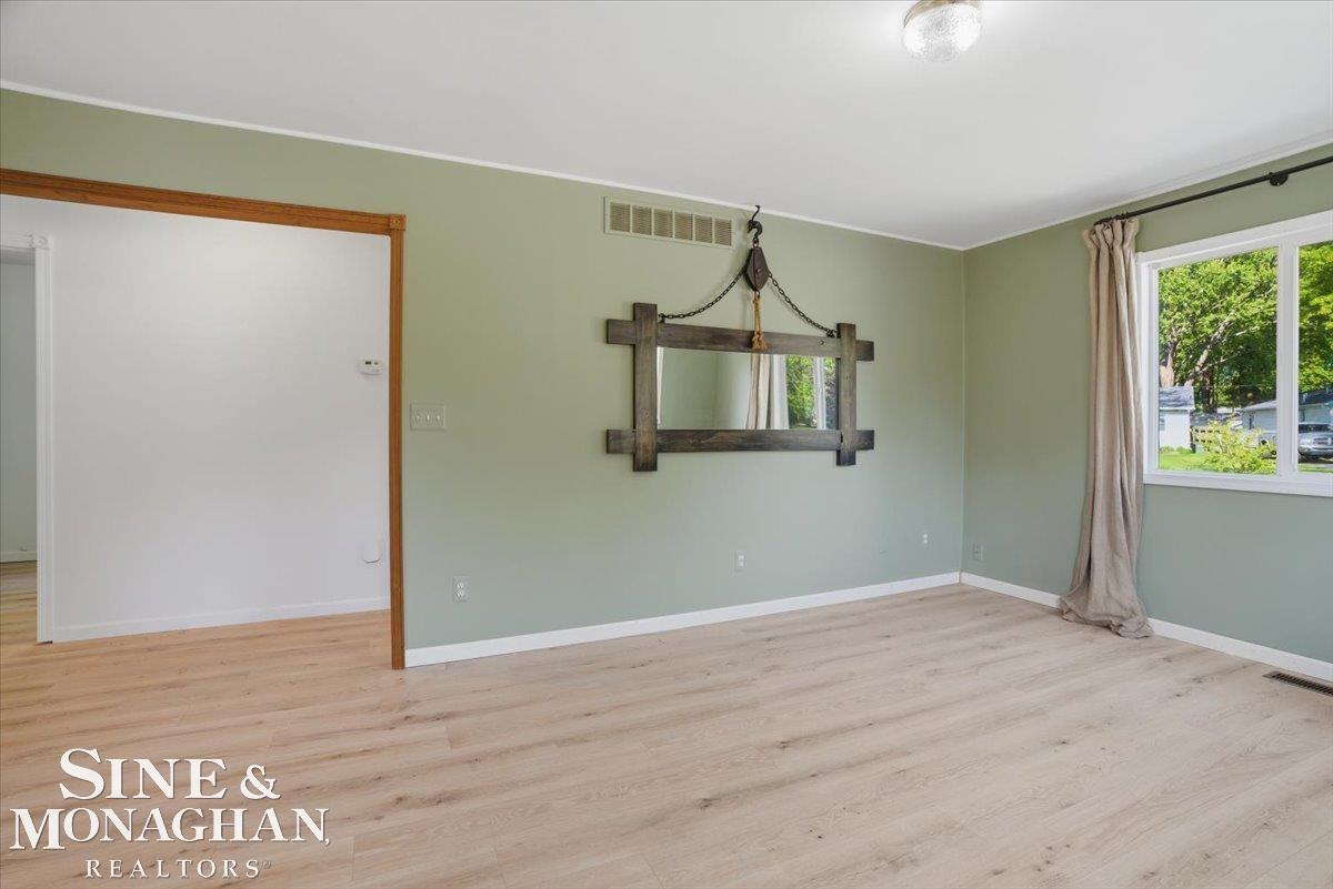 2122 Michigan Street Algonac, MI 48001 - Photo 9 of 40