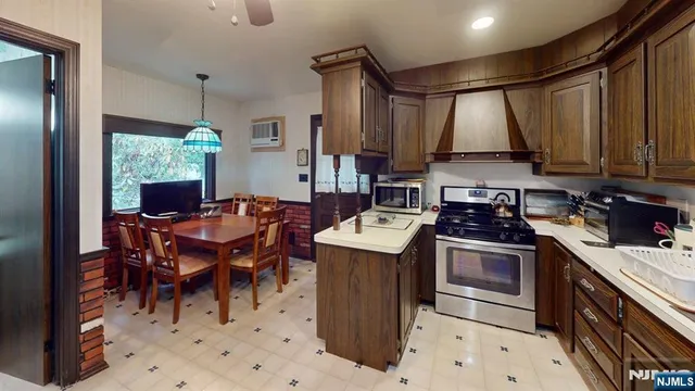 $589,000 | 149 Brookside Avenue, River Vale, NJ 07675