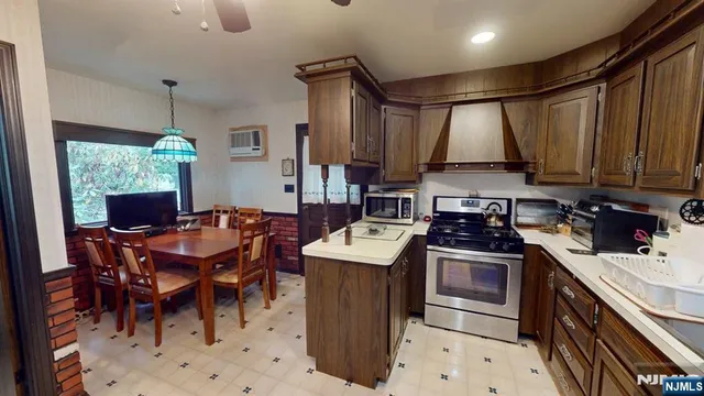 $589,000 | 149 Brookside Avenue, River Vale, NJ 07675