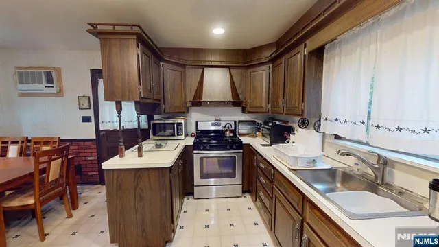 $589,000 | 149 Brookside Avenue, River Vale, NJ 07675