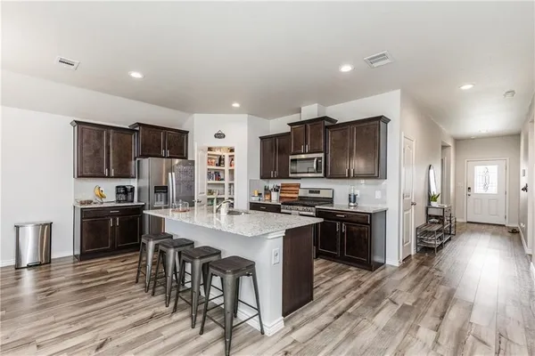 $2,500 | 2758 Excelsior Boulevard, Corpus Christi, TX 78415