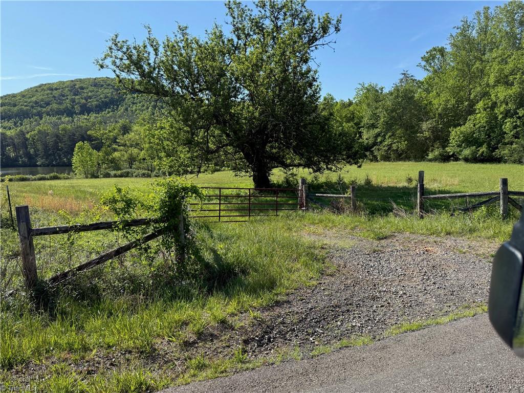 1155 Holly Grove Road Lambsburg, VA 24351 - Photo 5 of 12
