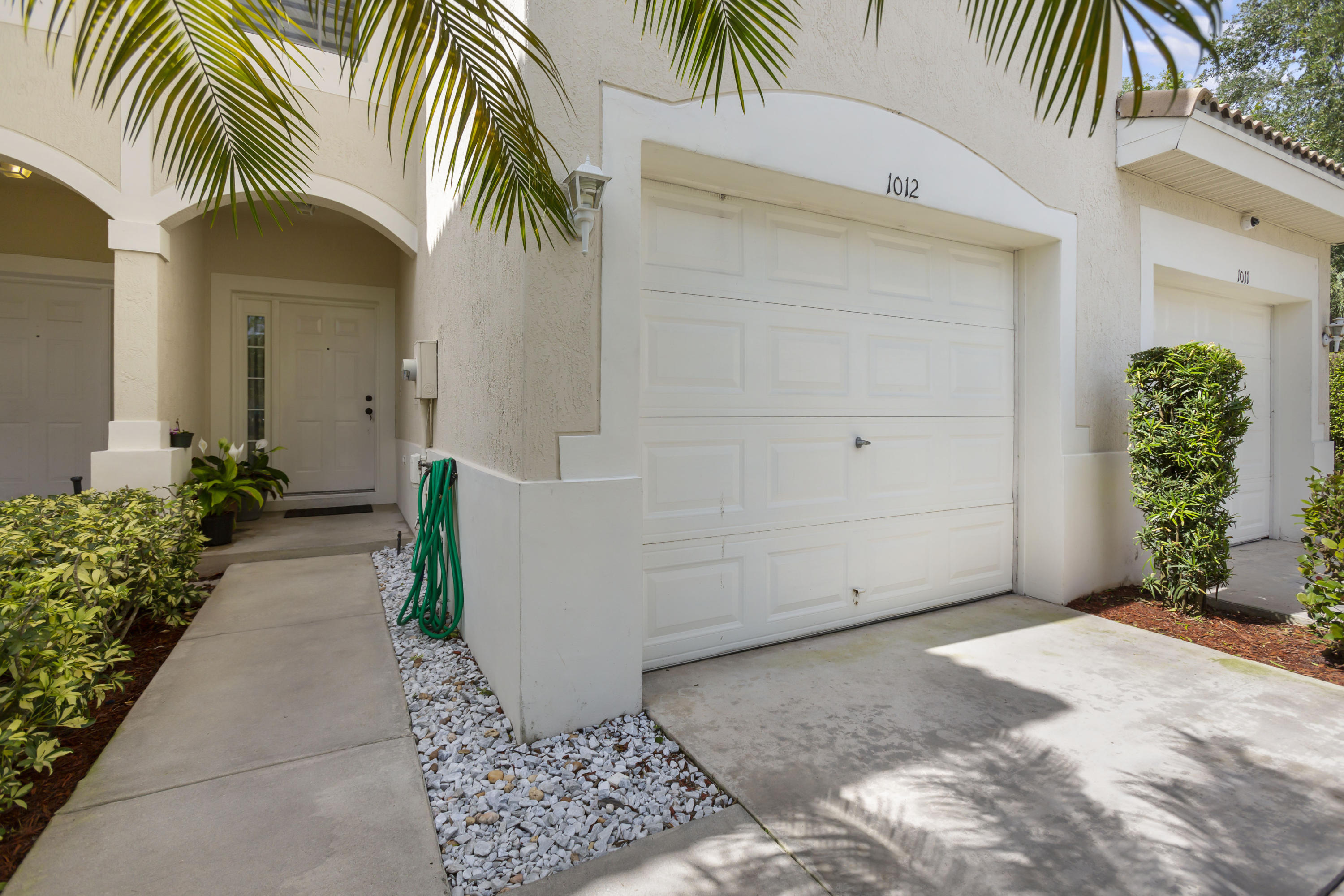1012 Woodfield Road Greenacres, FL 33415 - Photo 2 of 27 _F4A6535