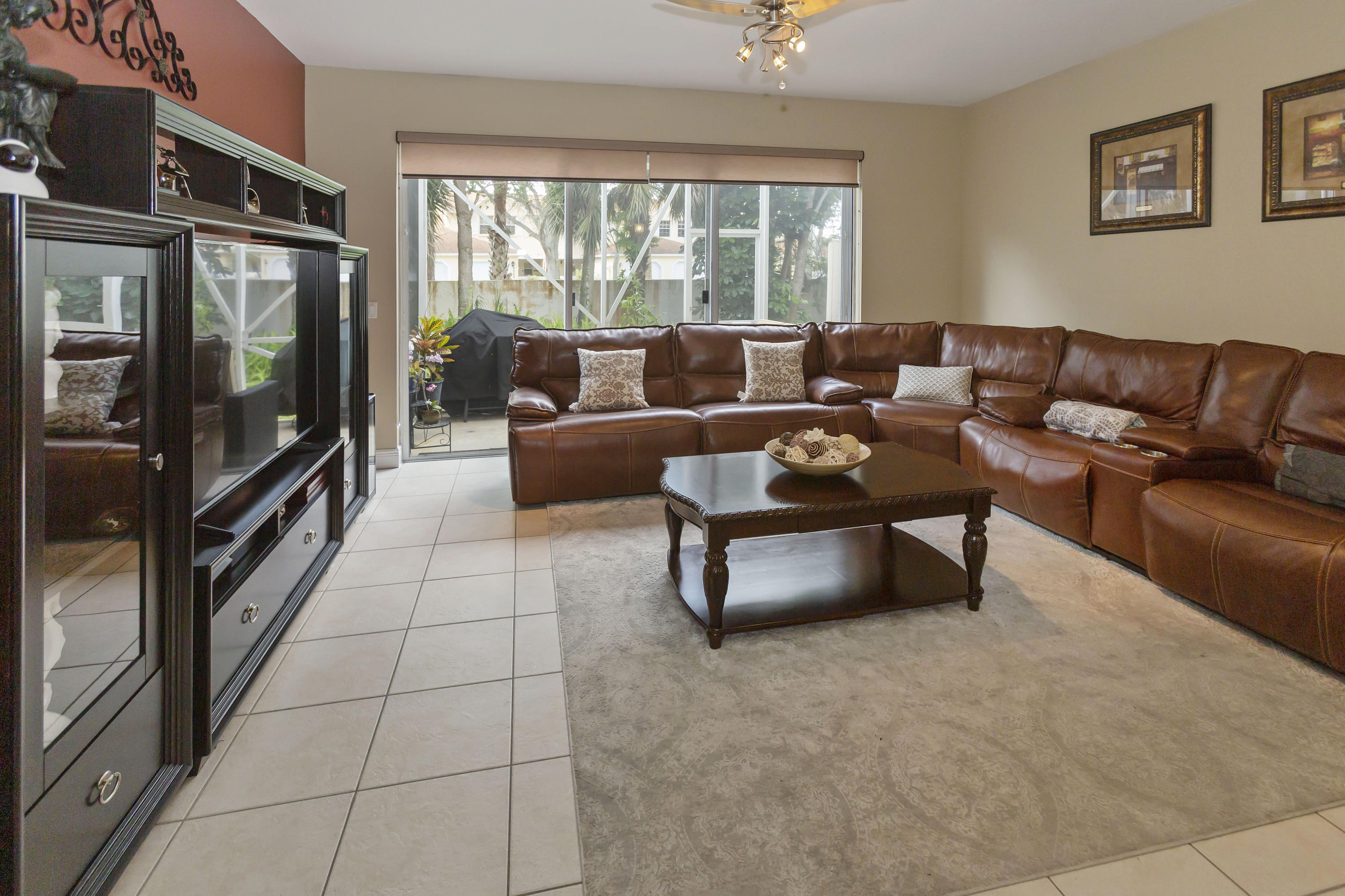 1012 Woodfield Road Greenacres, FL 33415 - Photo 4 of 27 _F4A6322
