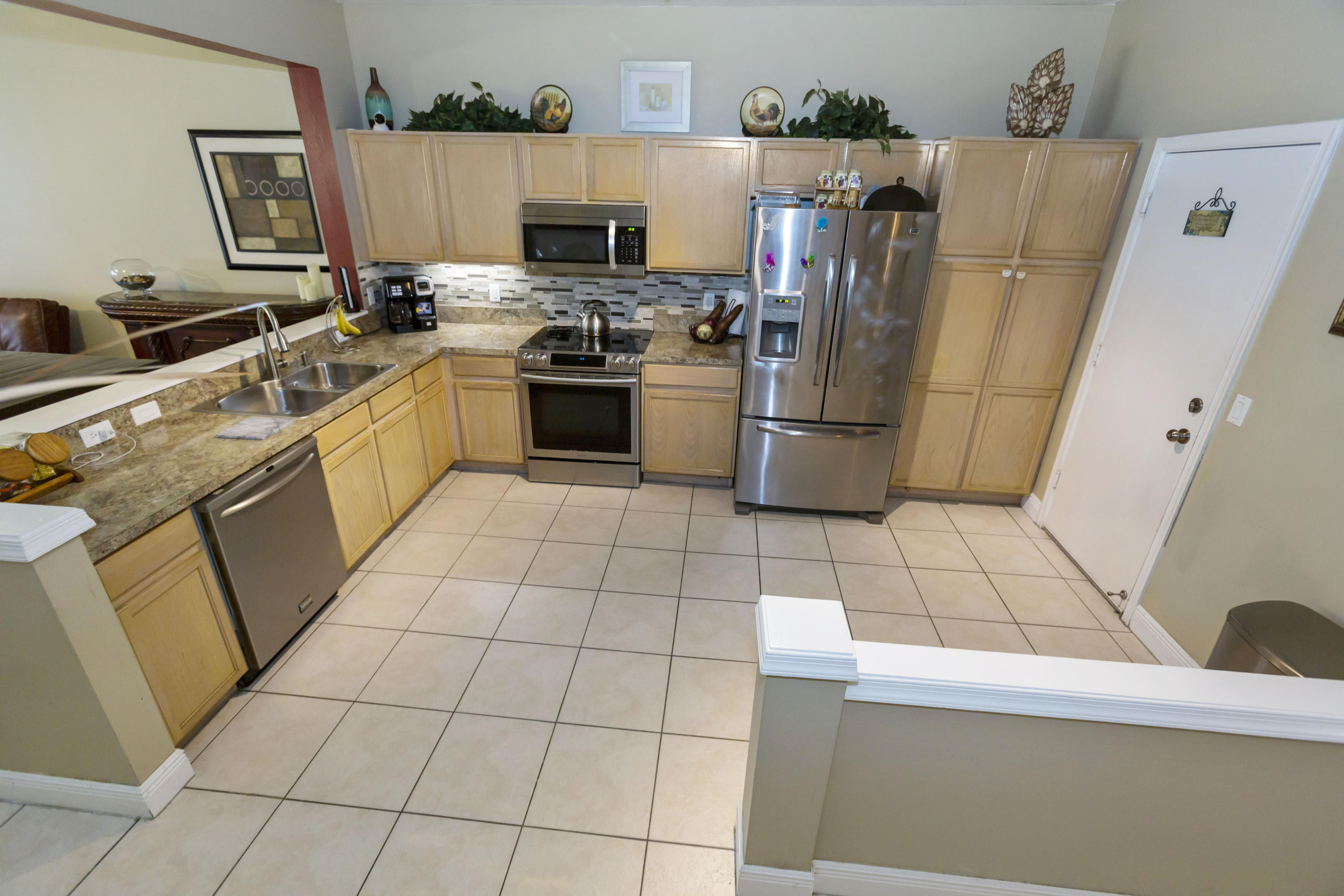 1012 Woodfield Road Greenacres, FL 33415 - Photo 9 of 27 _F4A6395