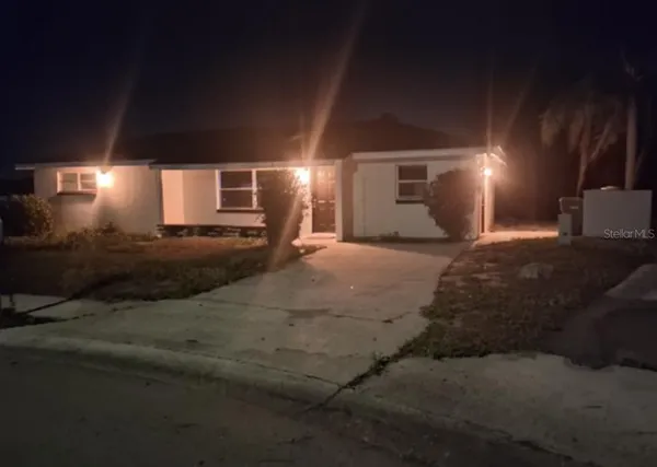 $1,700 | 76 Garrison Lane, Frostproof, FL 33843
