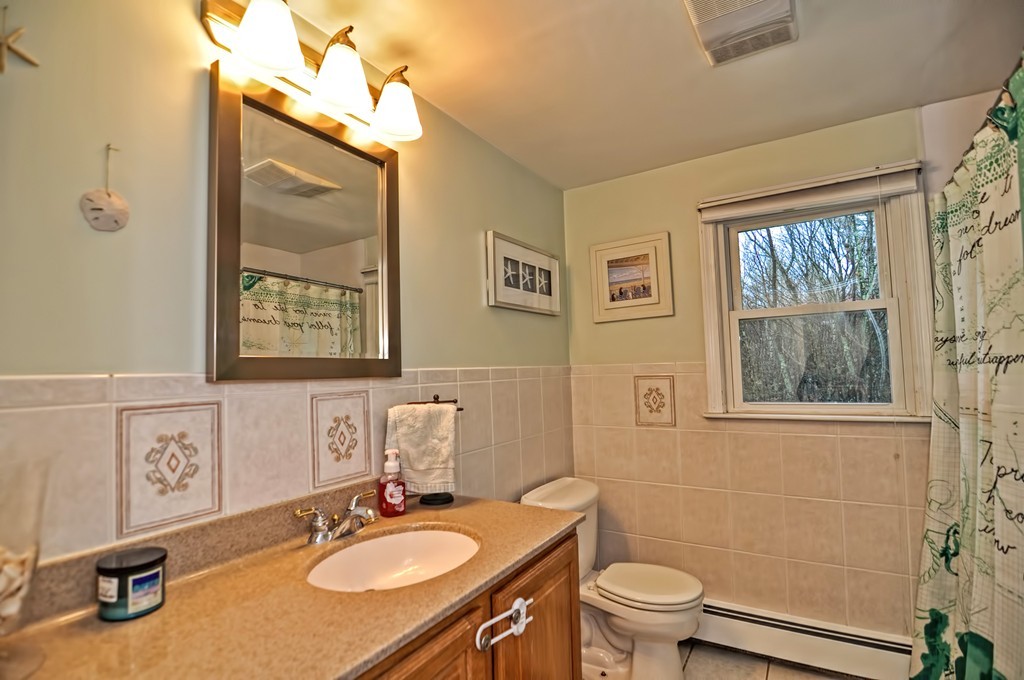 65 Searle Street Georgetown, MA 01833 - Photo 16 of 25 Gallery Image 16