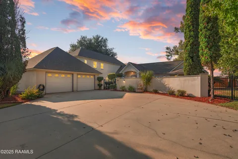 $435,000 | 100 Remington Drive, Lafayette, LA 70503