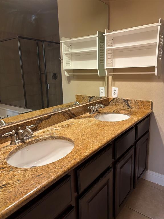 5748 Robbie Road Plano, TX 75024 - Photo 18 of 32 Primary bath- double sinks