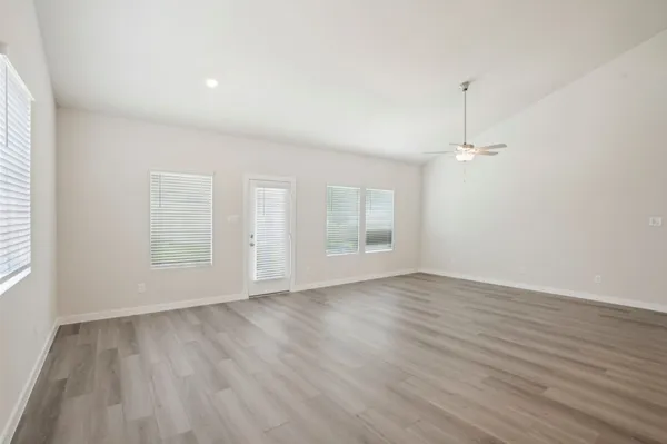 $2,950 | 1567 King Rnch Road, Conroe, TX 77301