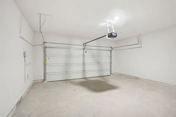 $2,950 | 1567 King Rnch Road, Conroe, TX 77301