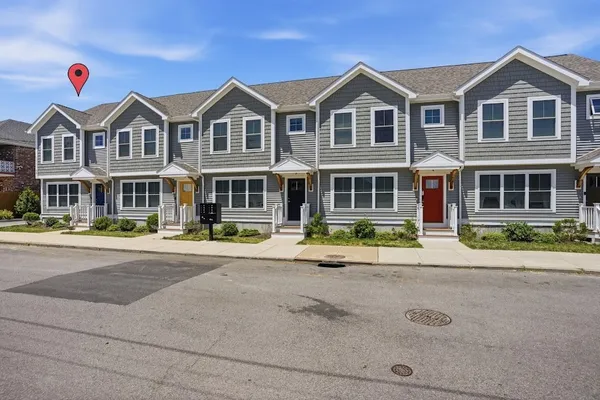 $307,552 | 50 Mavis Street, Unit 1, Pawtucket, RI 02860