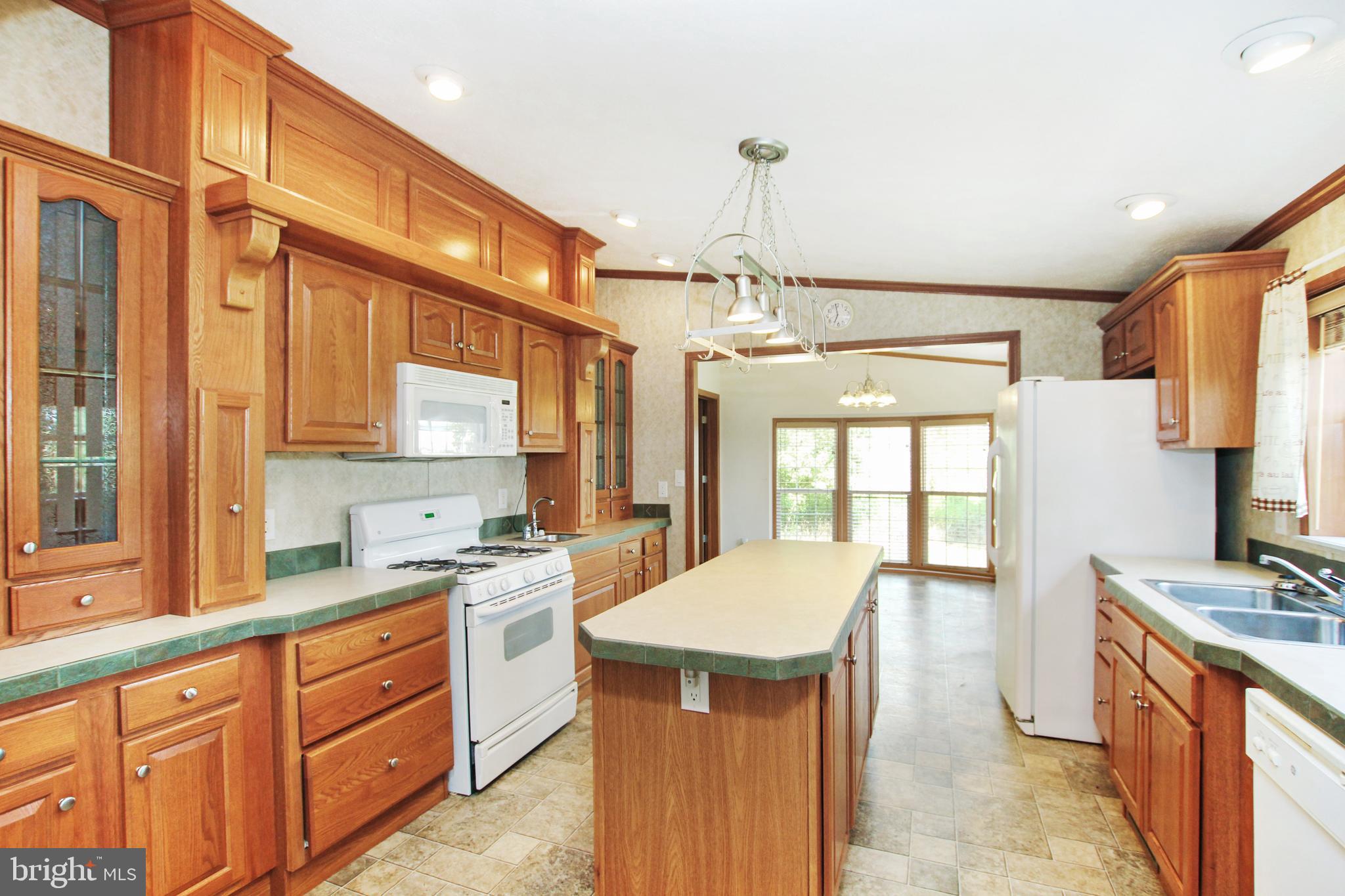 372 Vernon Road Harrington, DE 19952 - Photo 6 of 19 Kitchen
