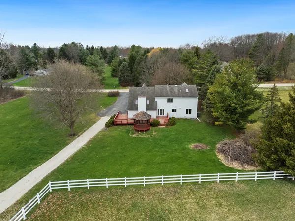 $1,199,000 | 6N777 Palomino Drive, St. Charles, IL 60175