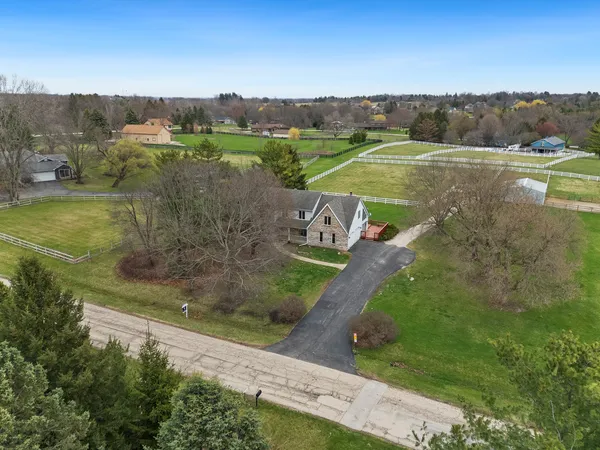 $1,199,000 | 6N777 Palomino Drive, St. Charles, IL 60175