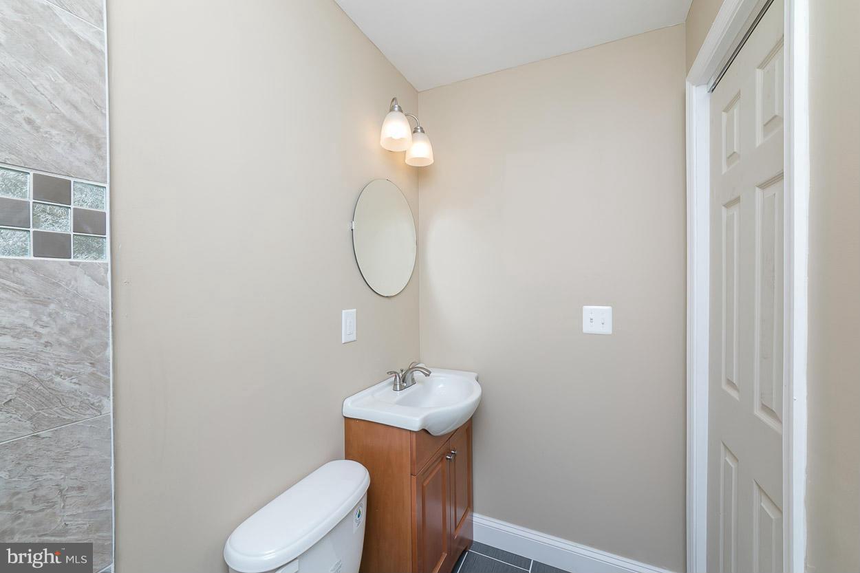 1535 Stonewood Road Baltimore, MD 21239 - Photo 11 of 25 Bath (Master)