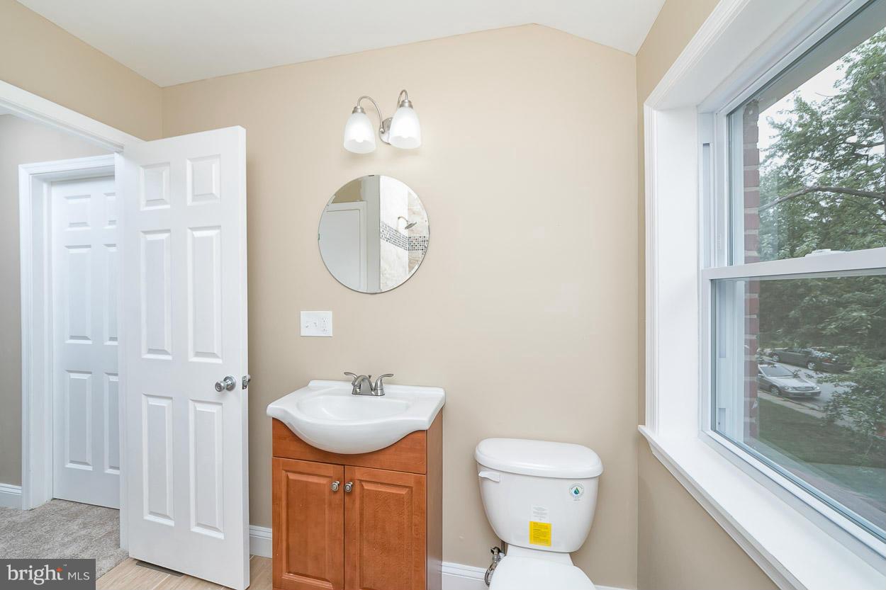 1535 Stonewood Road Baltimore, MD 21239 - Photo 16 of 25 Bath