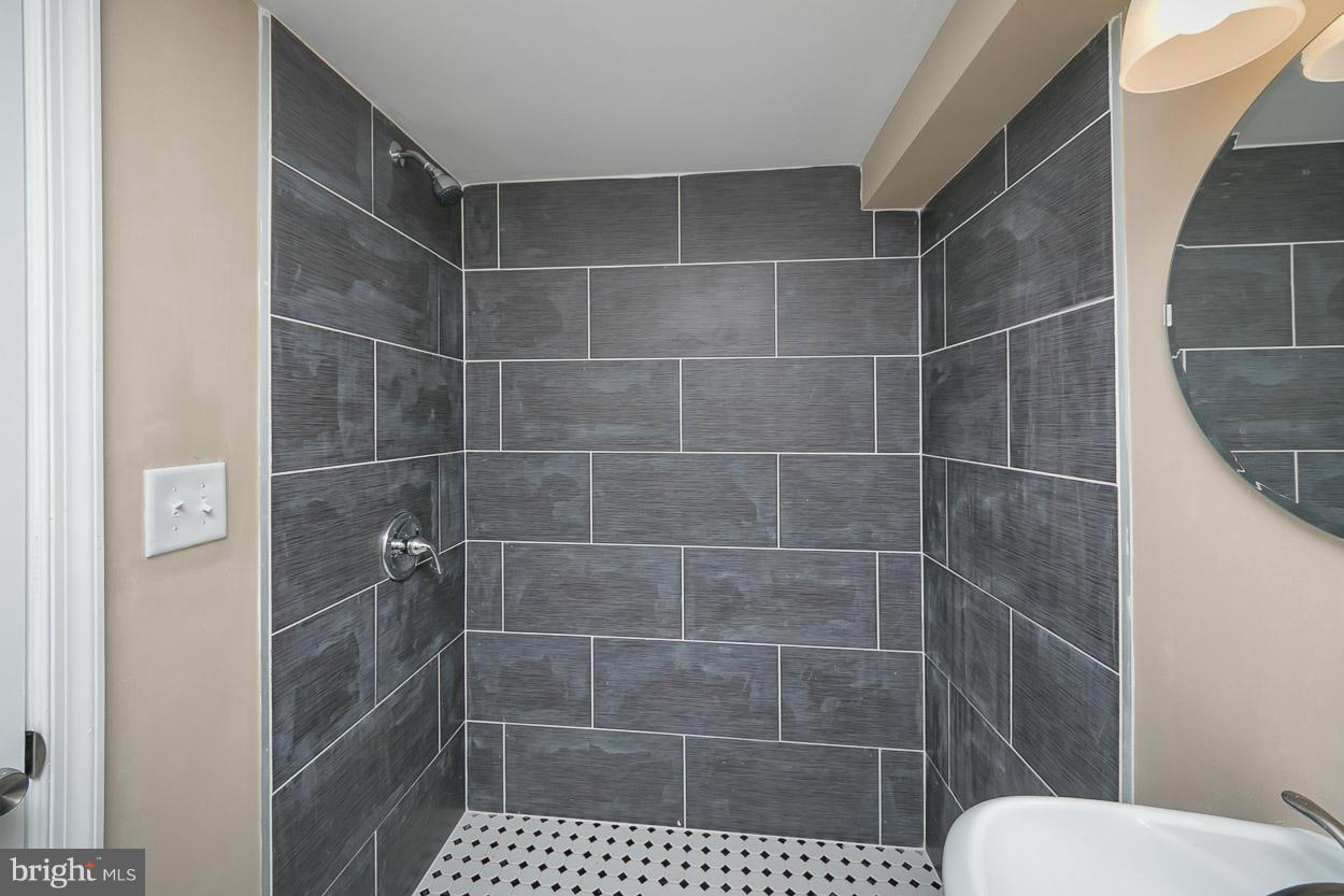 1535 Stonewood Road Baltimore, MD 21239 - Photo 22 of 25 Bath