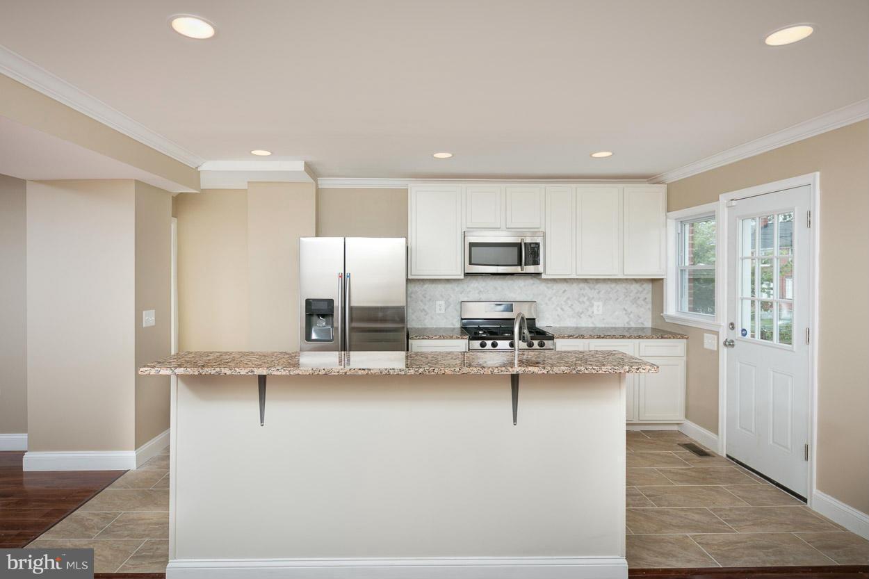 1535 Stonewood Road Baltimore, MD 21239 - Photo 4 of 25 Kitchen