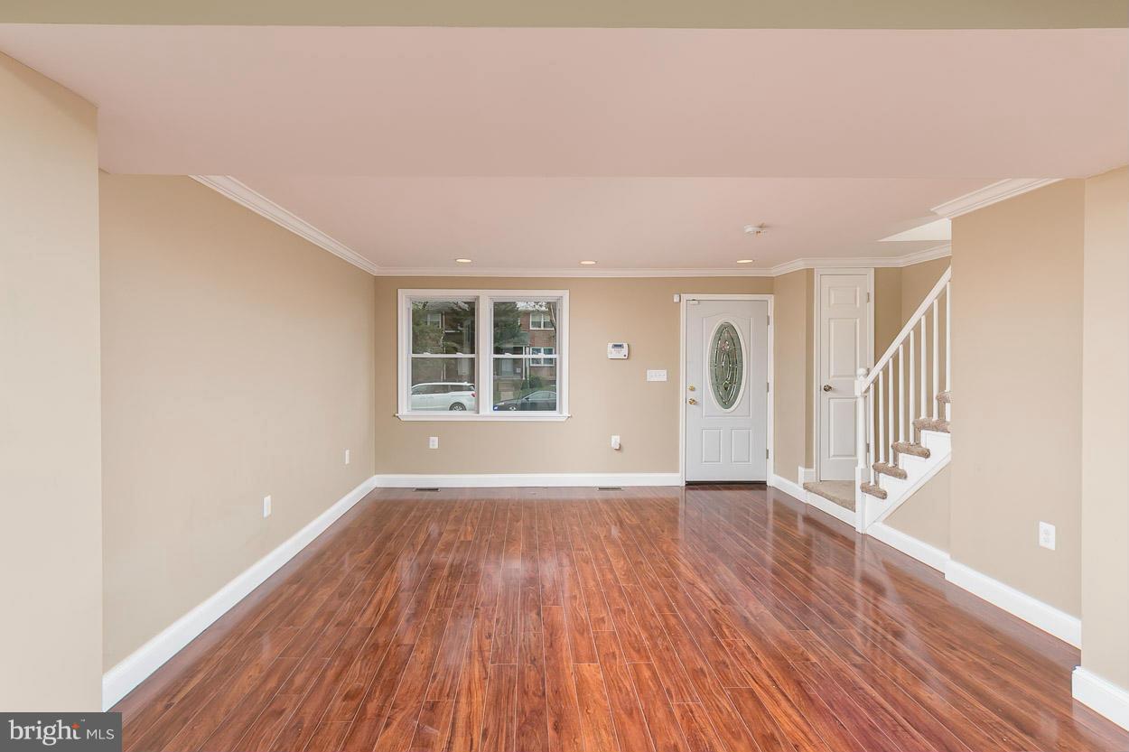 1535 Stonewood Road Baltimore, MD 21239 - Photo 7 of 25 Living Room
