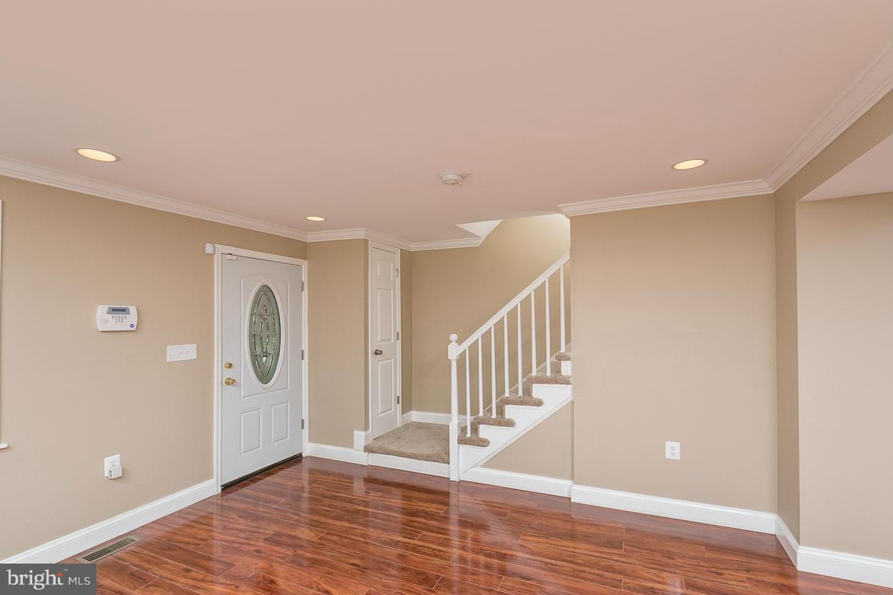 1535 Stonewood Road Baltimore, MD 21239 - Photo 8 of 25 Living Room
