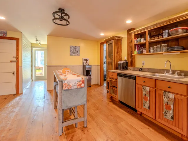 $362,000 | 11 On The Green, Poultney, VT 05764