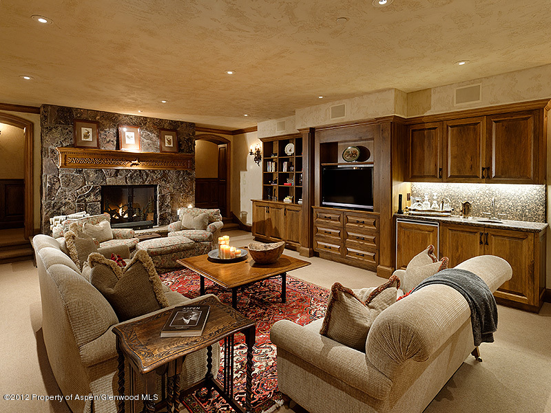 350 West Reds Road Aspen, CO 81612 - Photo 9 of 28 Family Room