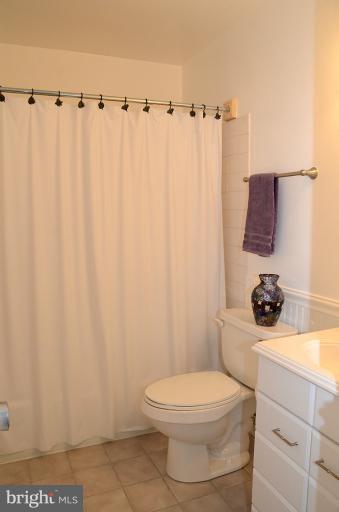 1723 Ivy Oak Square Reston, VA 20190 - Photo 2 of 28 Bath