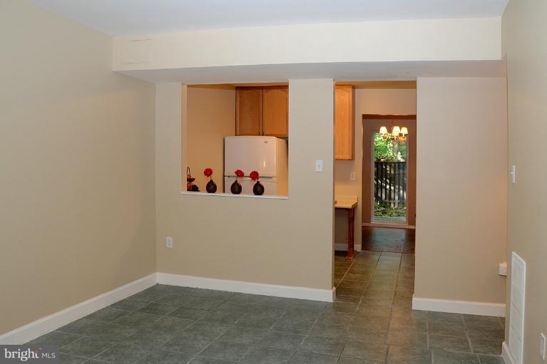 1723 Ivy Oak Square Reston, VA 20190 - Photo 14 of 28 Family Room